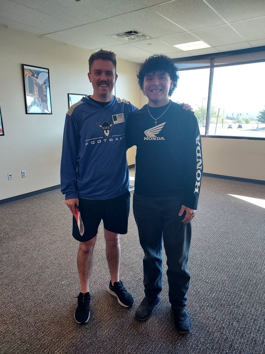 CoachSaravis's tweet photo. Thank you @coach_s_finger for coming to visit and talk about Luther College football with our players.  We are so excited for @ebner_jayson play for you!  He has a cannon of an arm and is a fantastic person as well!  Great fit for all!  @CMTNAthletics @cmsd12 https://t.co/twydLBL0q0