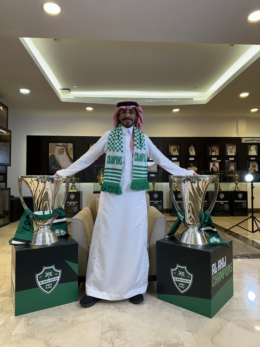 شكراً لـ<a href="/ALAHLI_FC/">النادي الأهلي السعودي</a> على استقبالهم لي في هذا الصرح الكبير، الكلمات تعجز عن وصف شعوري وشكري للنادي والإدارة ولجماهير الاهلي💚💚💚،
كان افضل يوم لي بحياتي اني ازور في ناديي الكبير💚