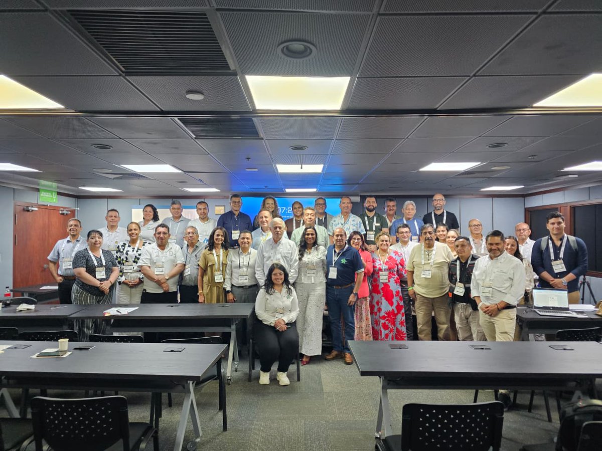 IndustrialMSec's tweet photo. #ConectandoSectores |🏗️La Mesa Sectorial de Construcción e Infraestructura realizó II Consejo Ejecutivo, en el marco del Congreso del Cemento y el Concreto de @CamaraProcemco , llevado a cabo en Cartagena. Esta organización es liderada por el presidente Diego Jaramillo Porto. https://t.co/desv2vi4Sy