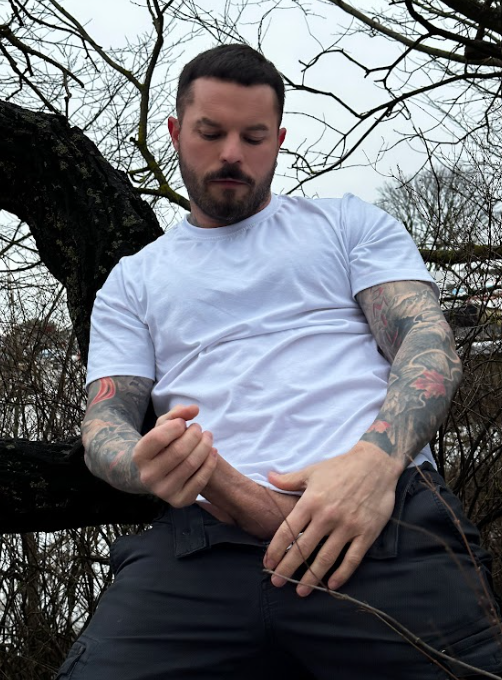 Julian Bleak XXX tweet media
