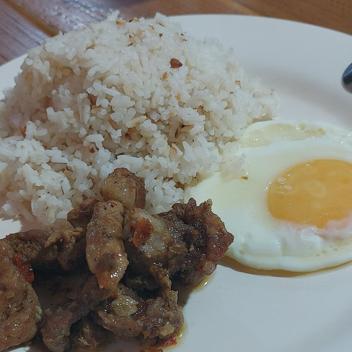 late night dinner with my sister before going back to amas voting 🍛