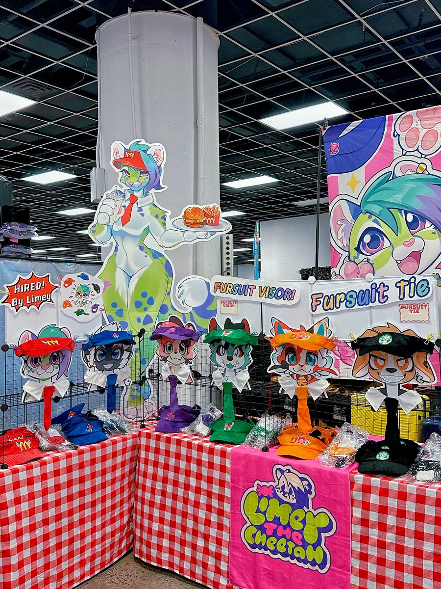 My favorite part of my booth is my cutout models for visor and tie☺️💕