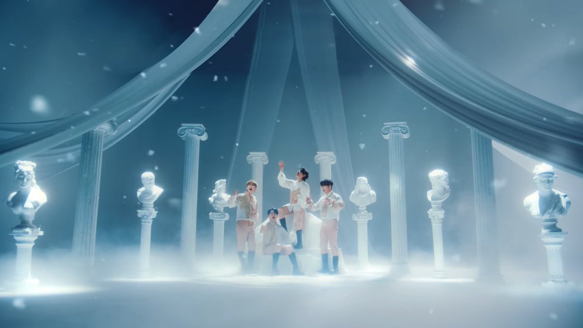 melodywoI's tweet photo. This is the perfect example of how AI can give your videos a very "cinematic" look, but make them completely empty and soulless

I miss the times when the Beat staff put all their love and effort to create masterpieces like SOL and Utopia
This song deserved so much better... https://t.co/sJMYWbM0Jd