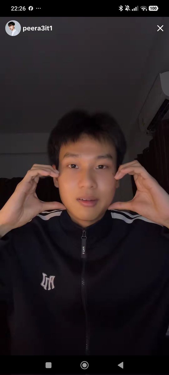 midnight2779's tweet photo. หนีน้องเวฟไปเลี้ยงน้องเฟรมมา น่าร๊ากกกกก มีแต่คำว่าน่ารักเต็มไปหมด พี่ดารากำลังรับมือกับการเป็นดาราใหม่ 🤣🤣 #peerawit https://t.co/Az6jY4wviR