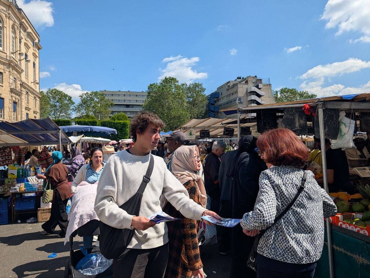 LFIIvry's tweet photo. Élection présidentielle 2027 : avec la candidature de @JLMelenchon nous pouvons tout changer. 

Pour le progrès social et écologique, pour la dignité de toutes et tous
👉https://t.co/tmVDgq94Pw

Une meilleure vie est possible !

#Melenchon2027 https://t.co/SH3ZssokuI