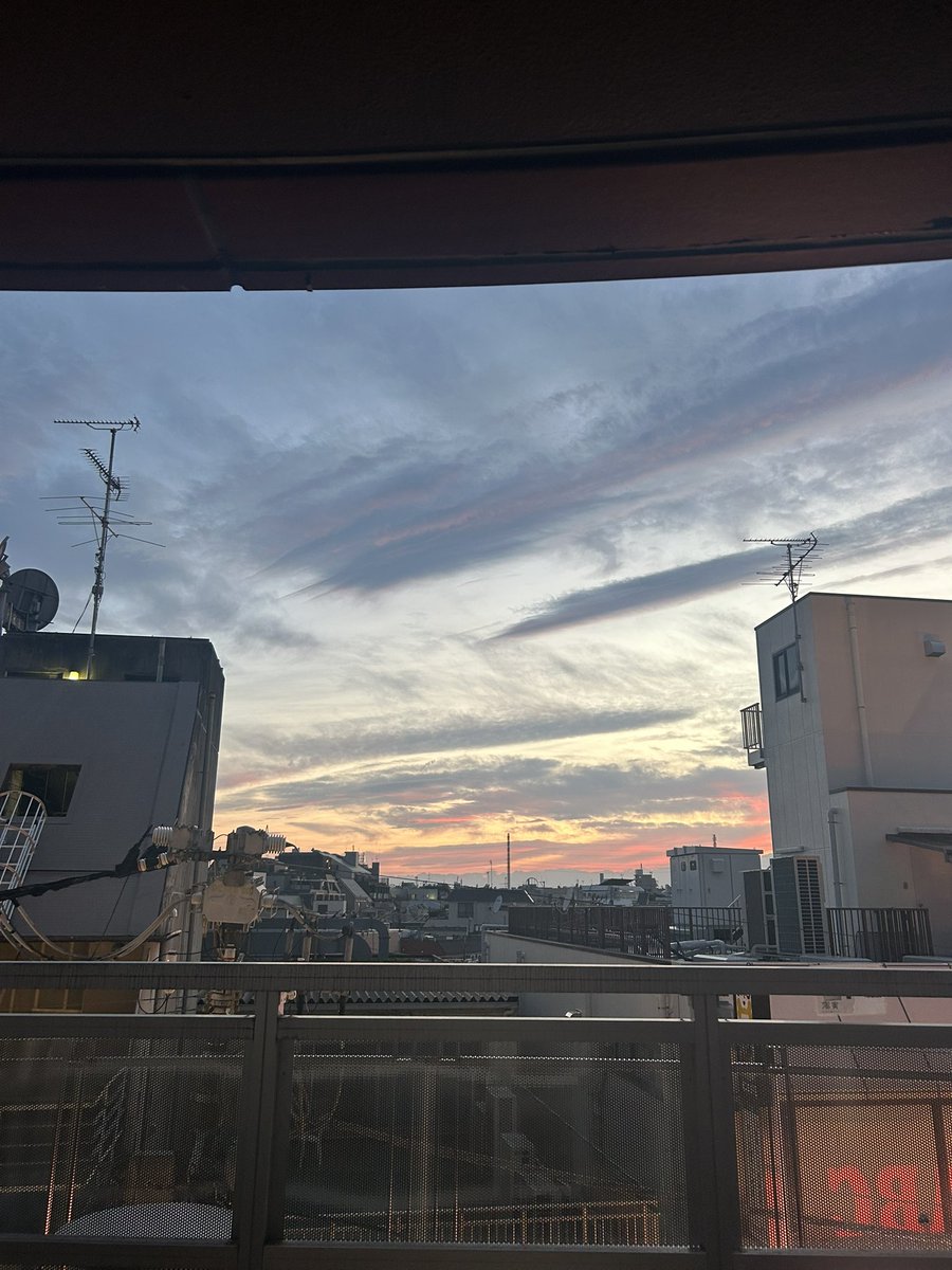 hana tweet media