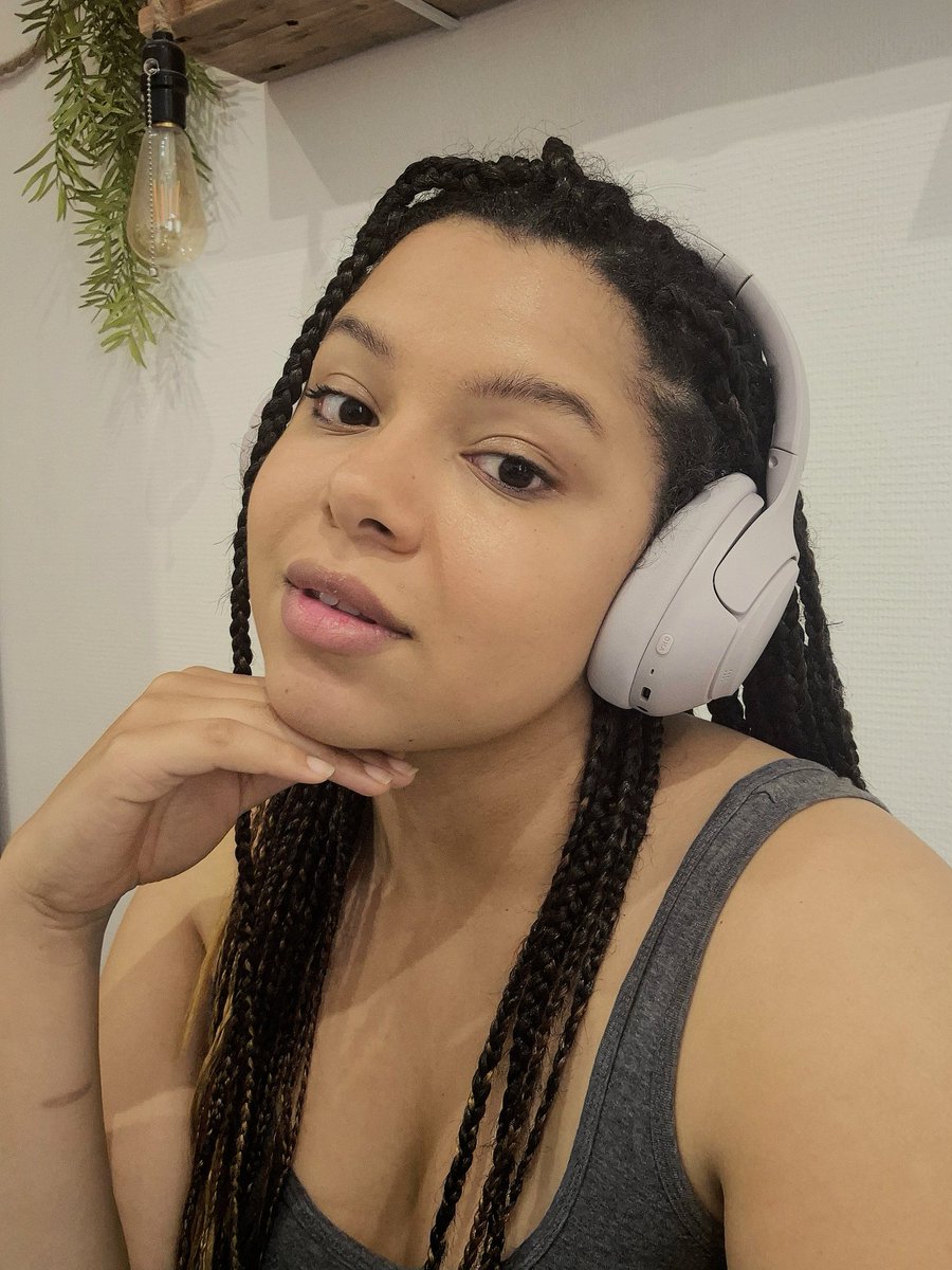 Niobe Ora 🇨🇵 tweet media