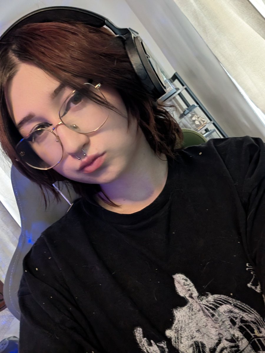 Emoreptar 🦖 strimmer tweet media