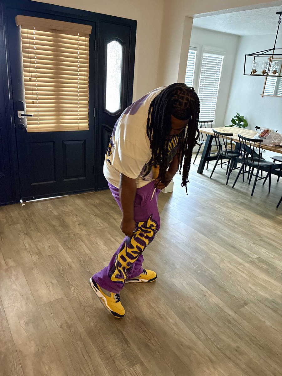trebluee's tweet photo. I gotta start posting on here more😤👎🏾 https://t.co/bxFjDvTBIP