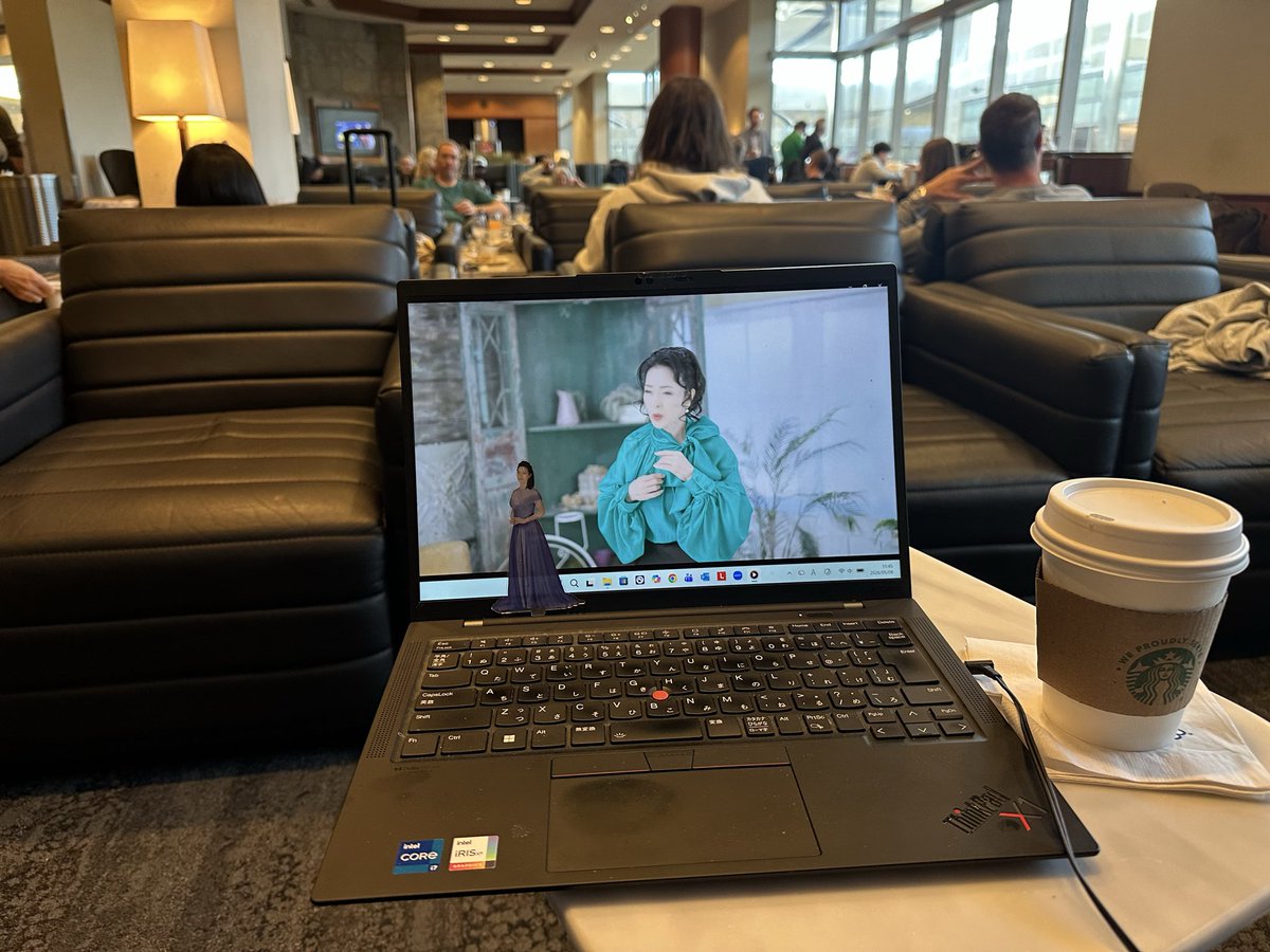 MichiganKYS's tweet photo. 何とか日程調整ができて、ギリギリのフライト✈️で出発です。冬美ちゃんと一緒に今はリラックス❣️
ファンの集いに間に合います。 https://t.co/swVWqal0Yd