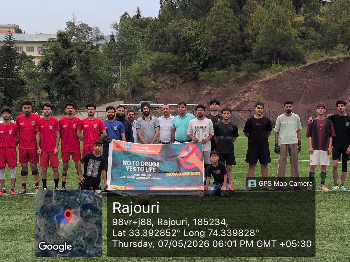 DioRajouri's tweet photo. Quarter Final-2 of the #Rajouri Football League was held at #BGSBU under the 100 Days Nasha Mukt Jammu &amp; Kashmir Abhiyan, promoting sportsmanship, youth engagement and the message of a drug-free society.
 #SayNoToDrugs #rajouriagainstdrugs
@OfficeOfLGJandK
@diprjk @Abhi1shrma https://t.co/TvwJQLfu1Q