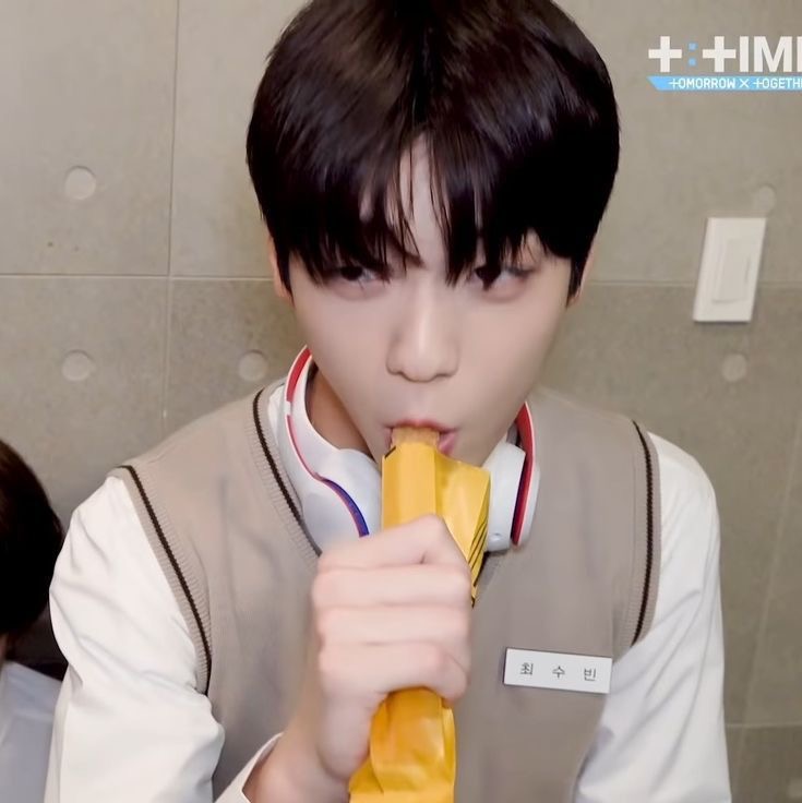 hourly soobin tweet media