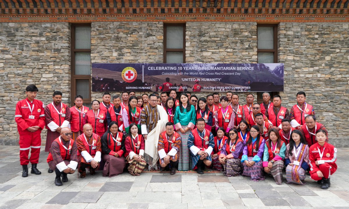 til_chand_s's tweet photo. Journey of a decade of service by #BhutanRedCrossSociety and #marking of 10th #Foundation day of #Humanity 
Blessed with the presence of #HerMajesty the Queen of Bhutan, the President of Bhutan. 
♥️🙏♥️🙏♥️🙏♥️🙏♥️ https://t.co/MzQCL8iGRP