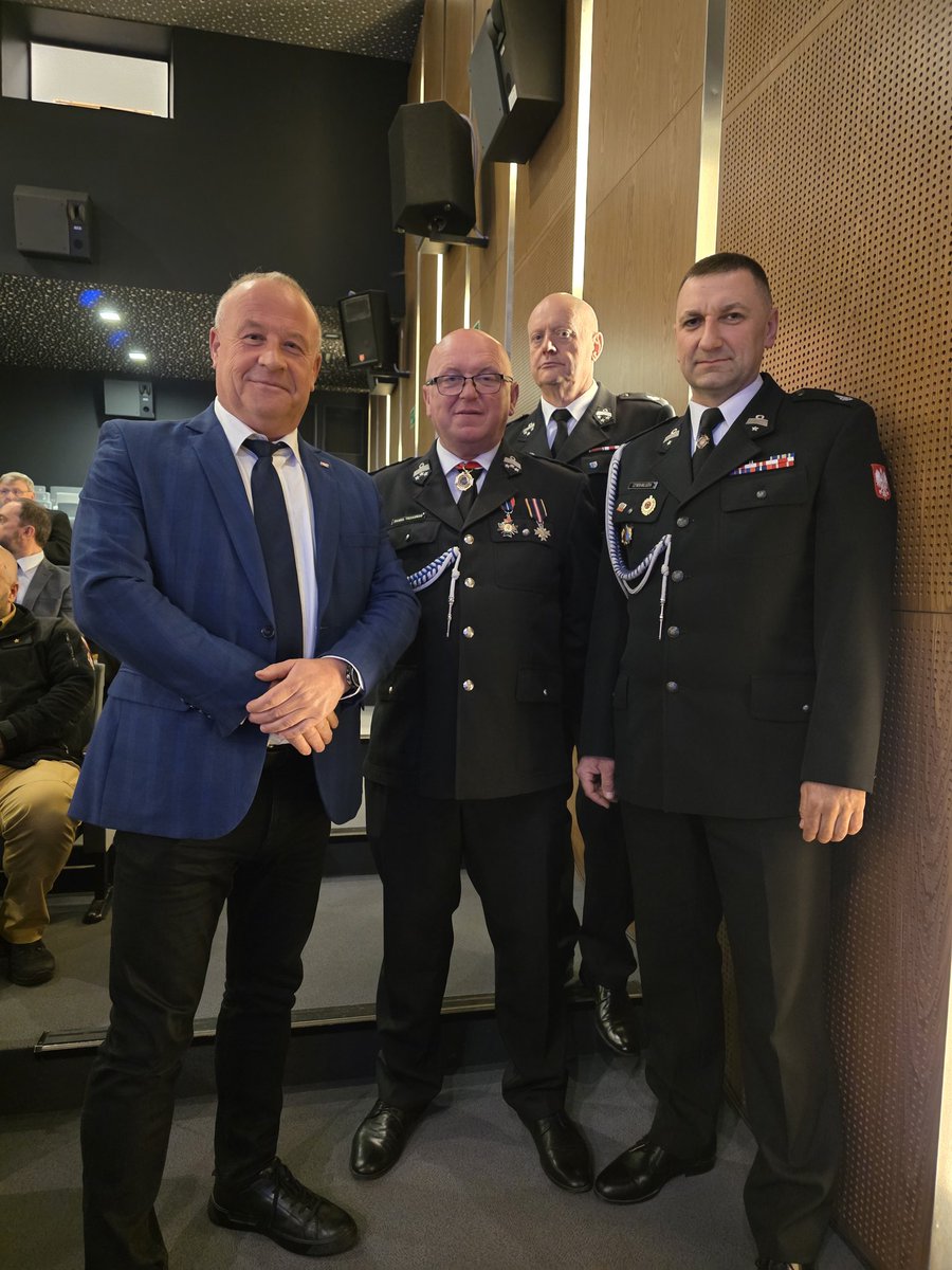 artur szałabawka tweet media