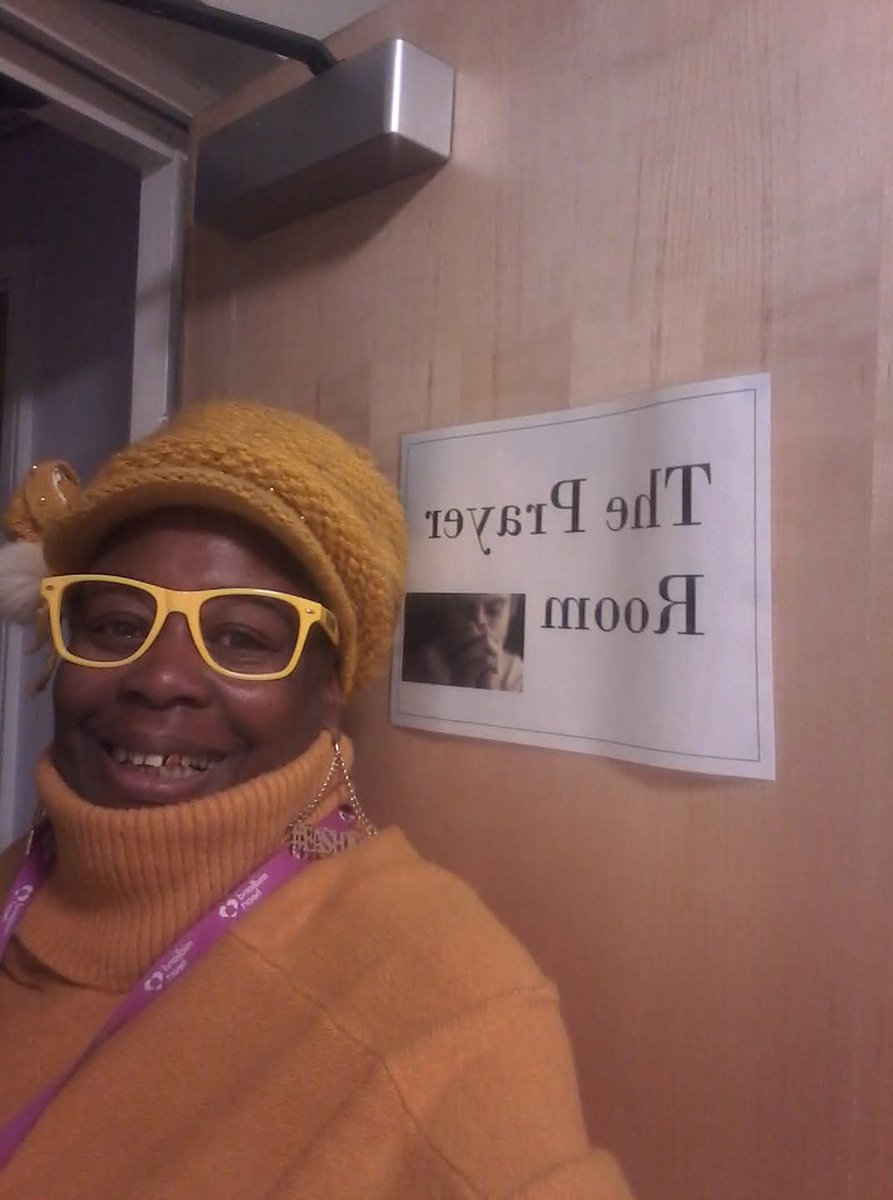 SANDRAGOGGLEBOX 👁 tweet media