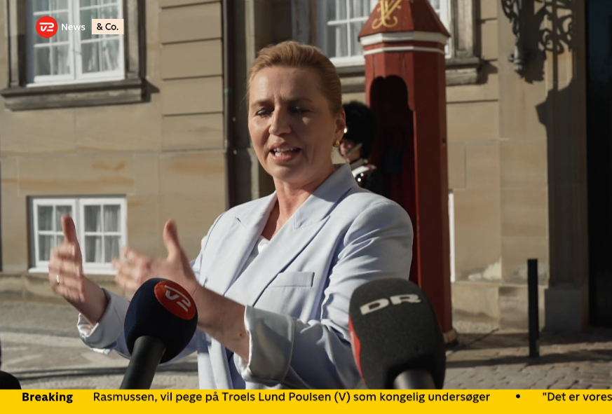 ProvoDk's tweet photo. 1. Kongerunde er forbi og vælgerne ønsker en status rapport.

Men Mette Frederiksen vil ikke lade borgerne deltage i den demokratiske forståelse? 

"Jeg vil ikke fortælle, hvad vi er uenige om."
#dkpol #dkmedier #nytvalg https://t.co/MkIJtFFfTM