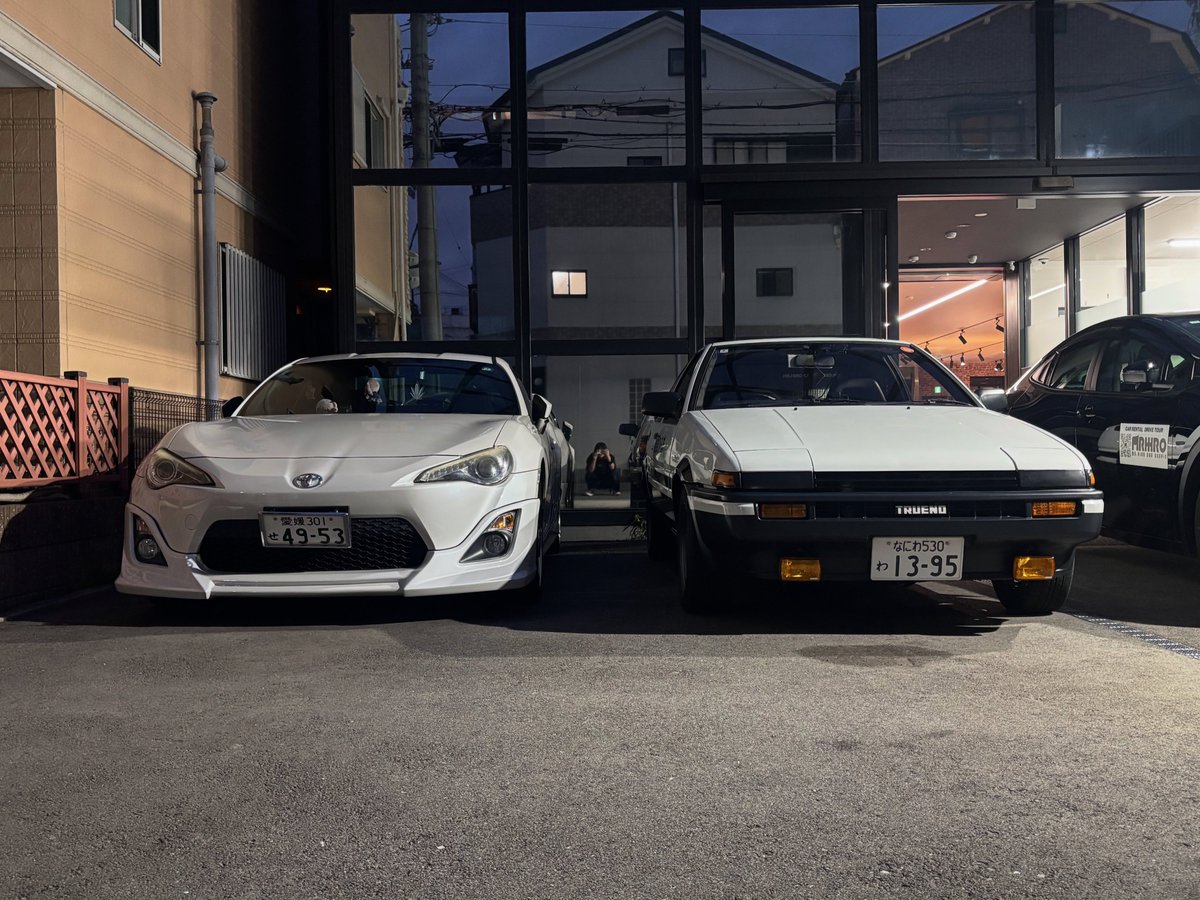 Fu_chanA1204's tweet photo. この並びはエモすぎるって！！
#GT86 #AE86 https://t.co/wqcGu4sphG
