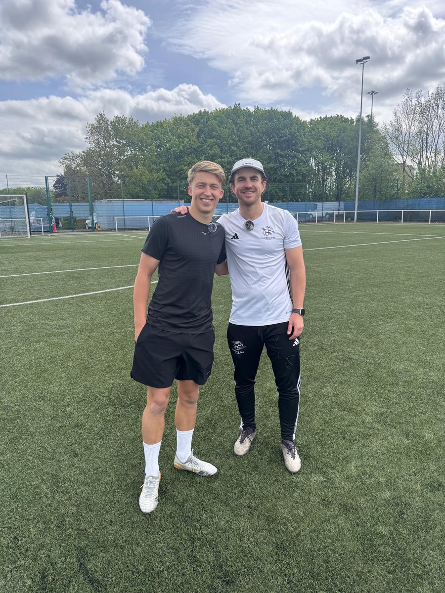 Robbie Halliday tweet media