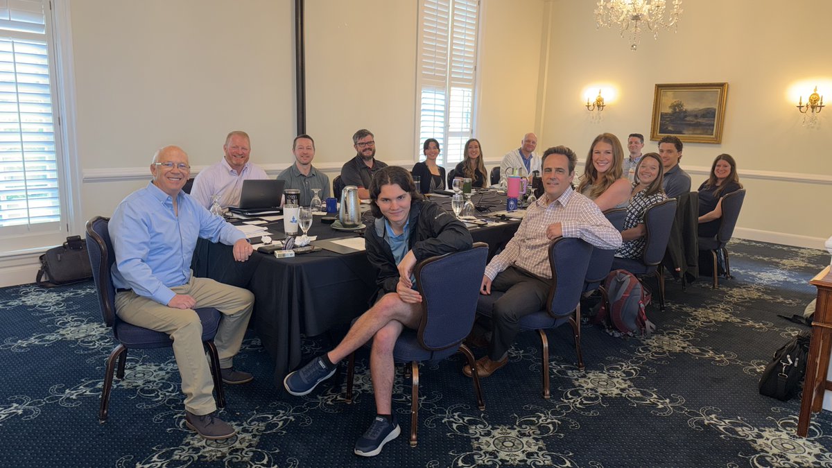 EffectiveMediaS's tweet photo. From the Links to Conference Room!  We had the entire team in town for an AWESOME Strategy Session!  #WeSpeakHVAC #WeSpeakPlumbing https://t.co/16KoKdgyHn