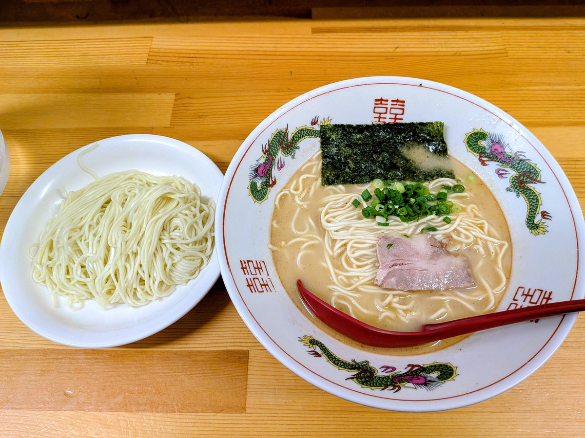 デカ盛りラーメン食べてます(デカさん)🍜 tweet media