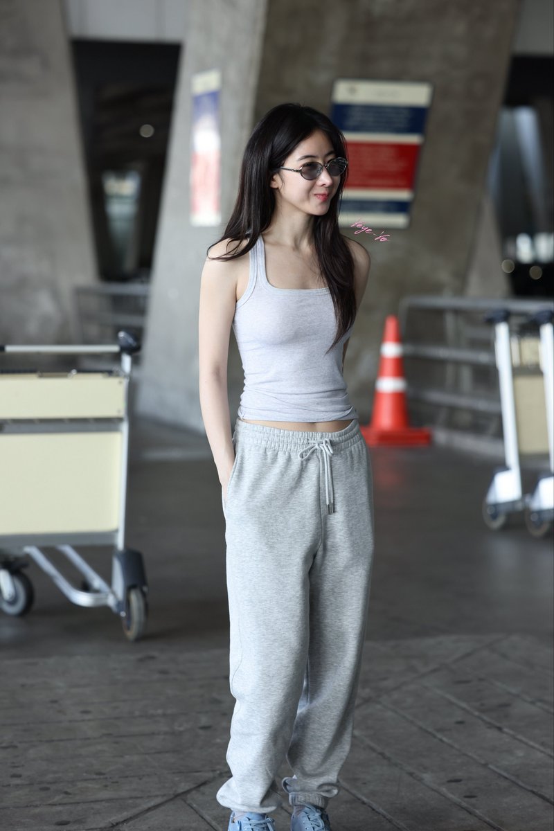 yeyeqisijiang's tweet photo. 安全落地，宝贝辛苦了 (˘³˘)♡
超帅的

#YokoApasra
#โยโกะอาภัสรา
@Yoko_apasra https://t.co/r21ptRWiLW