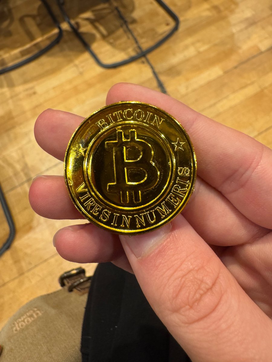 MajorTom327's tweet photo. Thanks @dctrlvan for the BTC pizza day!
First crypto conference for me (nicknamed as Tommy).
I really felt welcomed! Thanks!
Loved it! https://t.co/7jRG9DeBh8