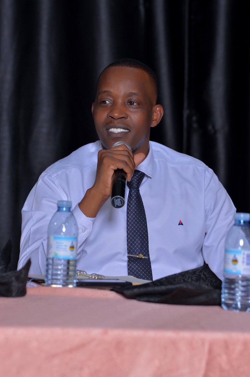 siibwe's tweet photo. Last week, I honored an invitation to deliberate on CARRIER DEVELOPMENT AND SOCIAL NETWORKING during NUSA handover dinner held @Makerere 
Together as panelists, we shared experiences, guidance and a lot more to the audience. 
Good luck to the incoming leadership. https://t.co/0KQXX3EILw