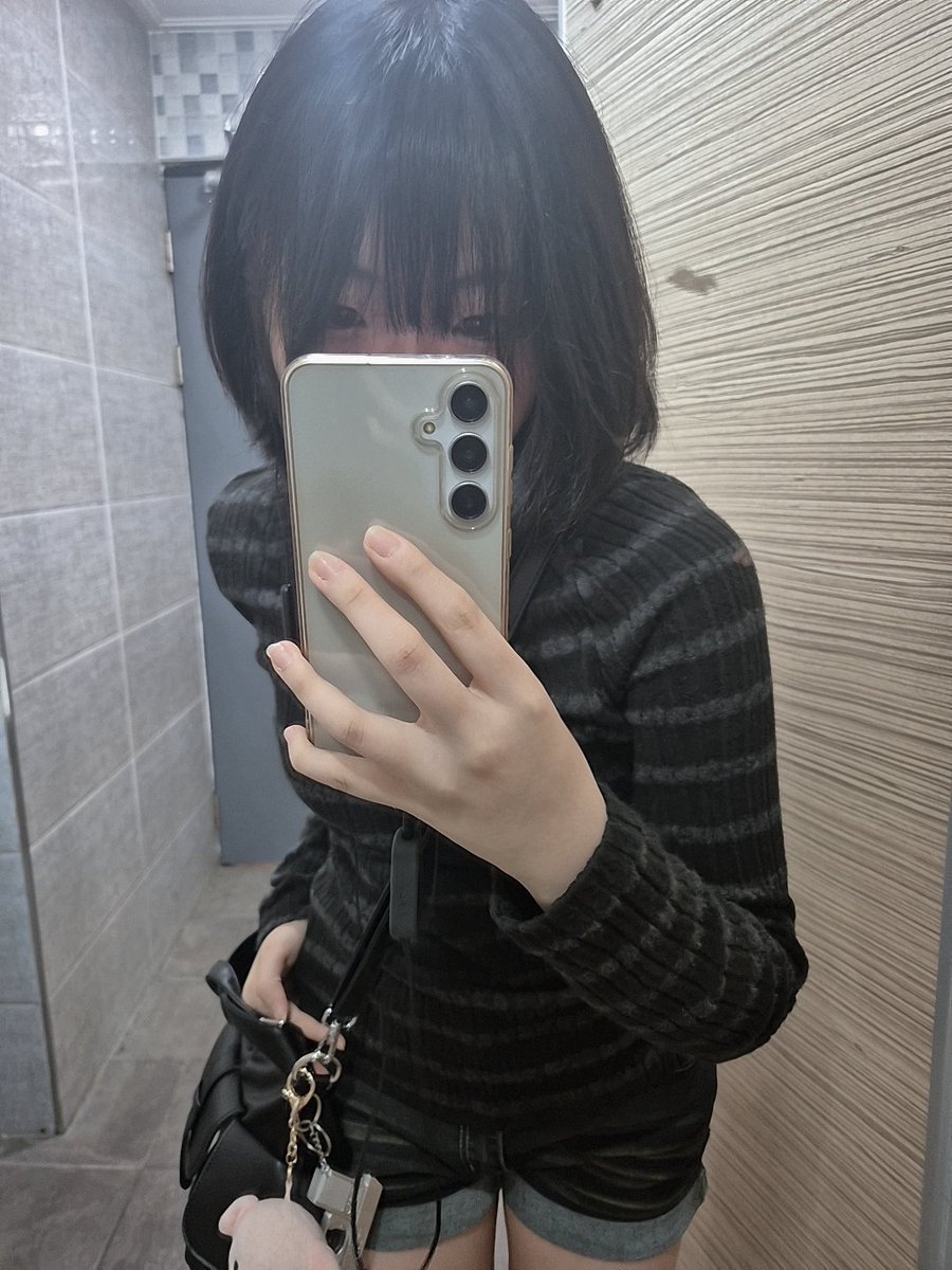 マオン tweet media