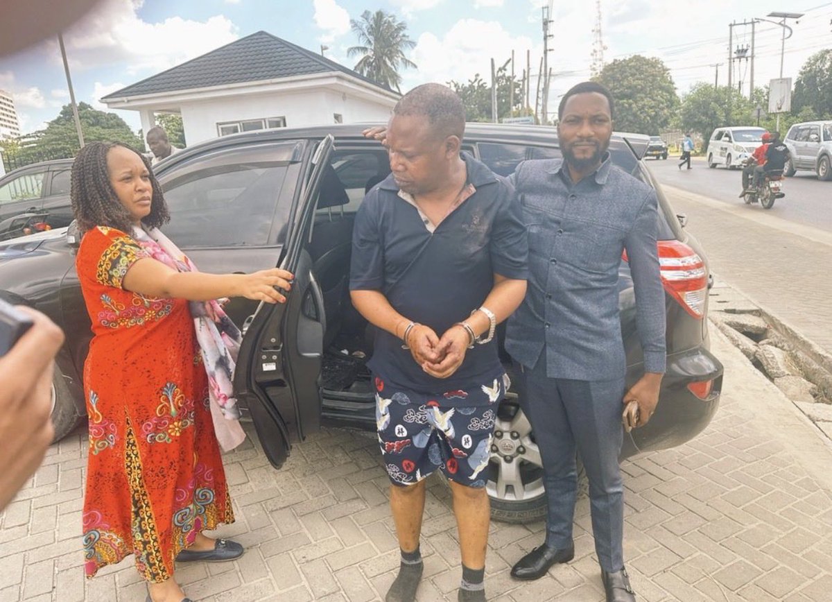 kichefuchefuu tweet media