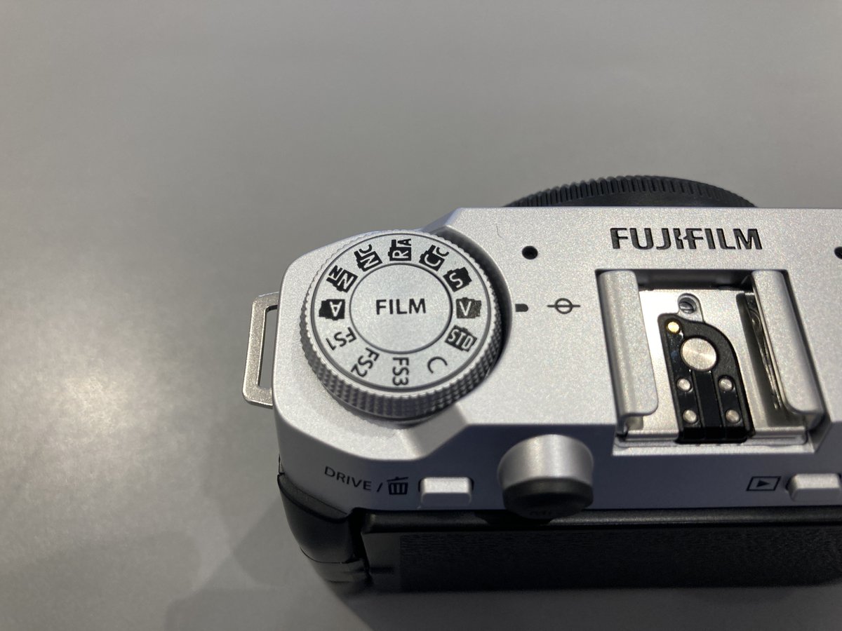 昔ながらのレトロデザインがお洒落📸 FUJIFILM X-M5 XC15-45mmレンズ