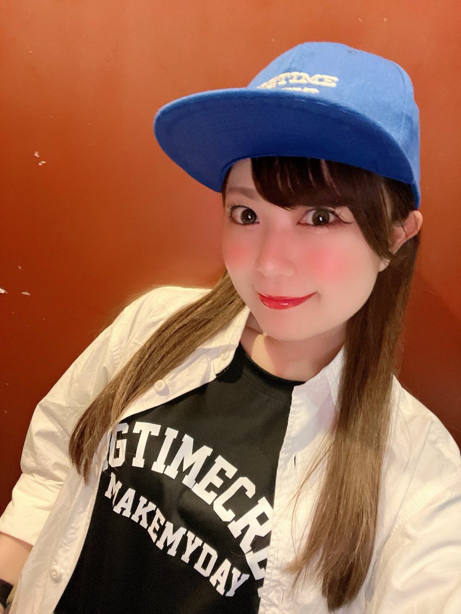 SHIMARICAjp's tweet photo. ごきげんよう🐕
昨日は #酒バン ご来場下さった皆さまありがとうございました🙏🏻✨
また #BIGTIMECREW として帰ってこれて嬉しかったです🥳
ダンスはやっぱり緊張するけど楽しかった〜💫お芝居も入った新しいダンス、いかがでしたか?💕
主宰のTdcTさん、素敵なLIVEをありがとうございました😆✨ https://t.co/vqQB1cc4hL