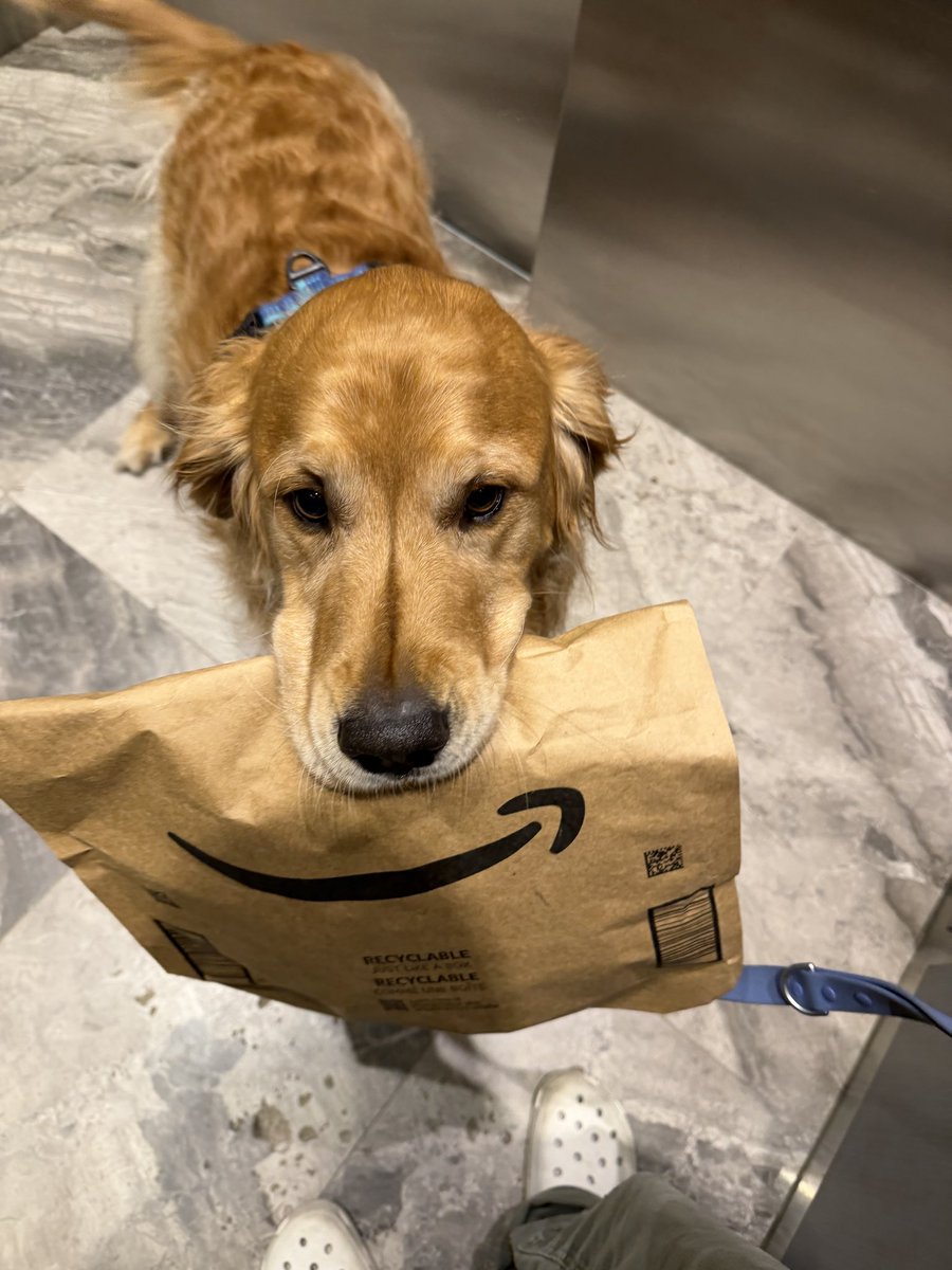 itsbrianstever's tweet photo. @amazon I finally figured out why you put the smiles on your packaging :) https://t.co/YXJkSQPG8b