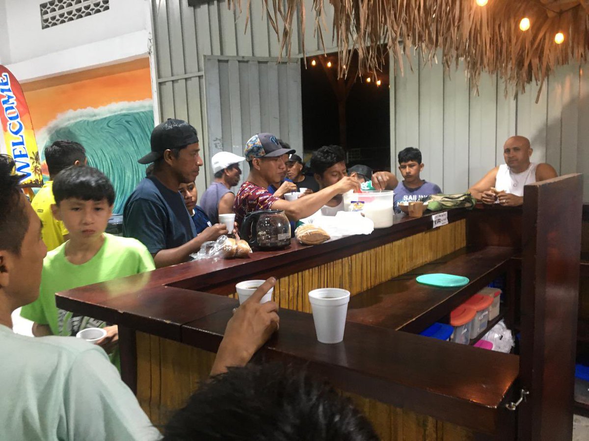 PateMinistries's tweet photo. From Polivio, who does the agricultural and chicken  outreach. 

Men's meeting of the PATE missionary project discussing the topic of a Peter-fearing man

Reunión de hombre del proyecto misionero PATE tratando el tema un Hombre Temeroso Pedro https://t.co/hfGUciN4eQ