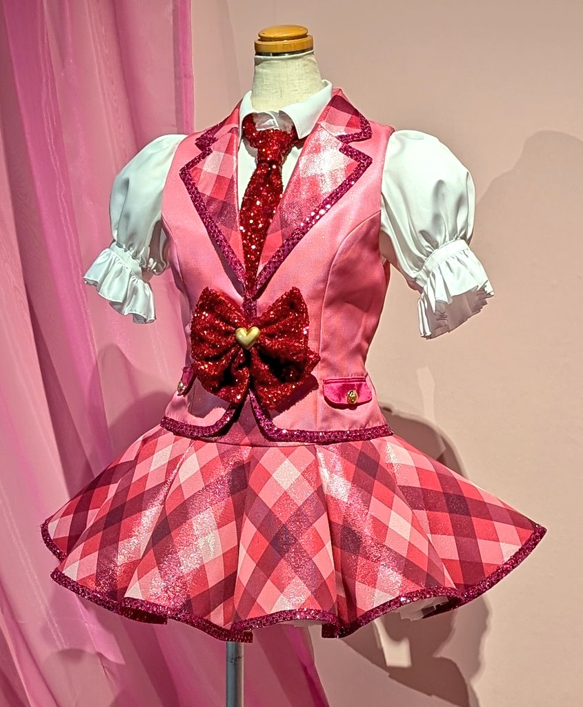 アイカツ大衣装展のポストカードのいちごちゃんが、 ピンクステージ