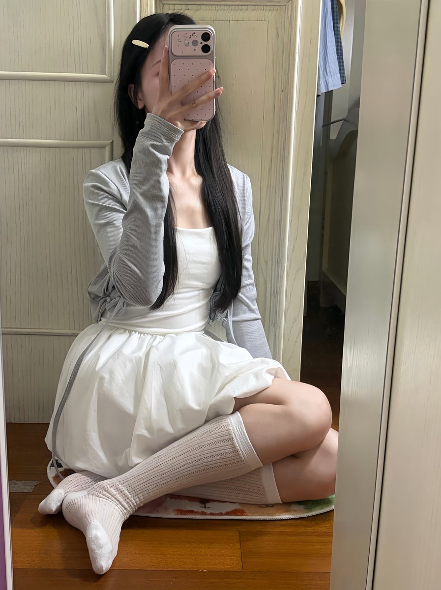 AjsHu4's tweet photo. 曾经的一切都过去了，可是未来却也是那么迷茫 https://t.co/C8i8wLEZ4t