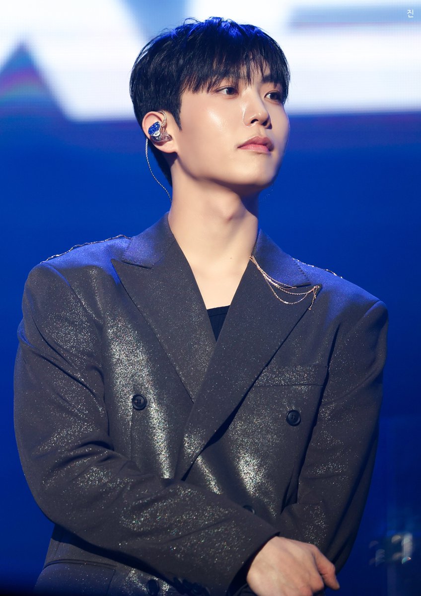 jin_libe's tweet photo. 260522 리베란테 콘서트 AWAKEN

너무 미남이시다😉
#리베란테 #진원 https://t.co/h5zq1xwVL4