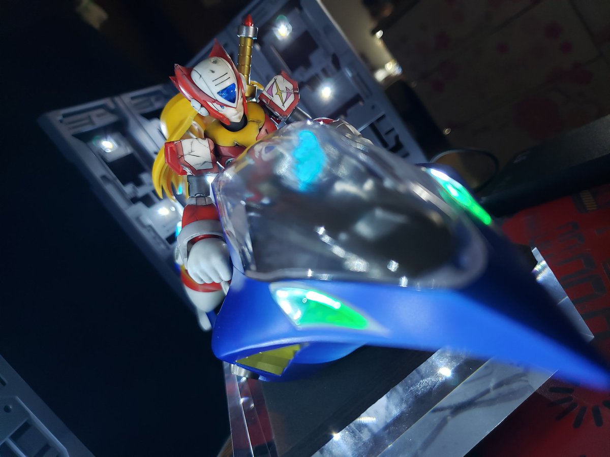chilingkuok's tweet photo. 今日はアイリスの発売日ですね！
エックスと通信が途絶えてしまったので、私の基地でもナビゲーターがどうしても必要なのに…。アイリスはどこだ！？😭

#ロックマンX #コトブキヤ #アイリス #MegamanX #AdionII
#kotobukiya #RideChaser #ライドチェイサー https://t.co/9VPvqjOEf3