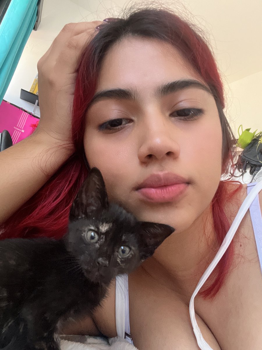 ininutil_'s tweet photo. cómo se supone que en menos de una semana te tengo que dejar ir:( https://t.co/WTQtakIhfW
