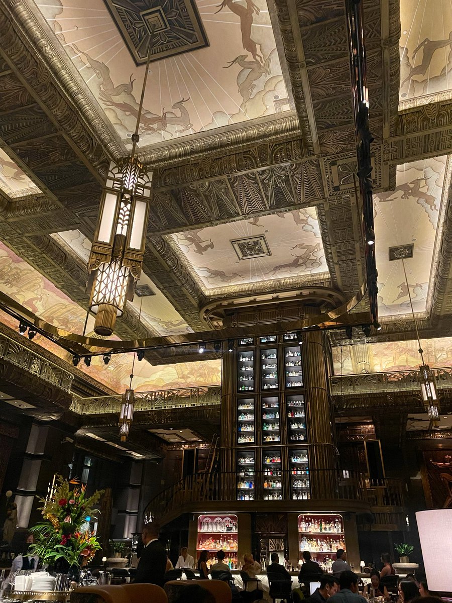 TaraTeacher1's tweet photo. A special treat - @TheAtlasBar  and its art deco gorgeousness. Cocktails were expertly mixed and the vibe is 👌🏽 #singapore #birthday #artdeco https://t.co/dZtk5ZlCEv