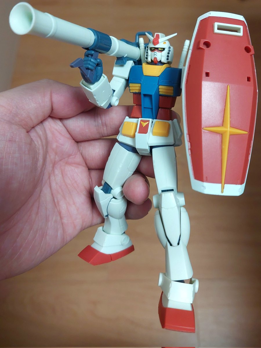 UltrachengG's tweet photo. 初めてのROBOT魂を中古で入手。高価で手が出せなかったが、ようやく巡り合えた。

​実物のプロポーションには違和感があるものの、写真に収めると驚くほど見違える。この「写真映え」は面白い。
#ガンプラ #ガンダム #ガンプラ好きと繋がりたい #ガンプラ好きとつながりたい #ガンプラ初心者 https://t.co/OpcaKIZvlJ