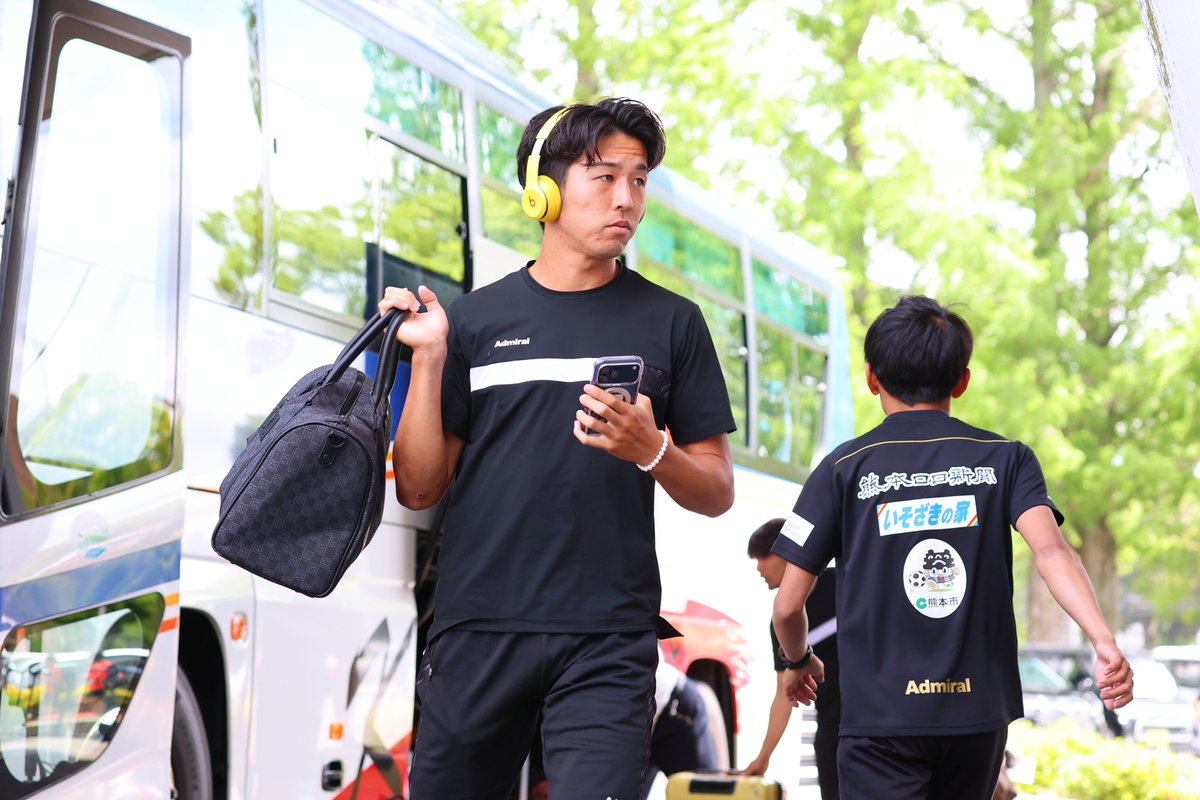 5/23山口戦】 チームがスタジアムに到着しました🚌 スタジアムは青空で