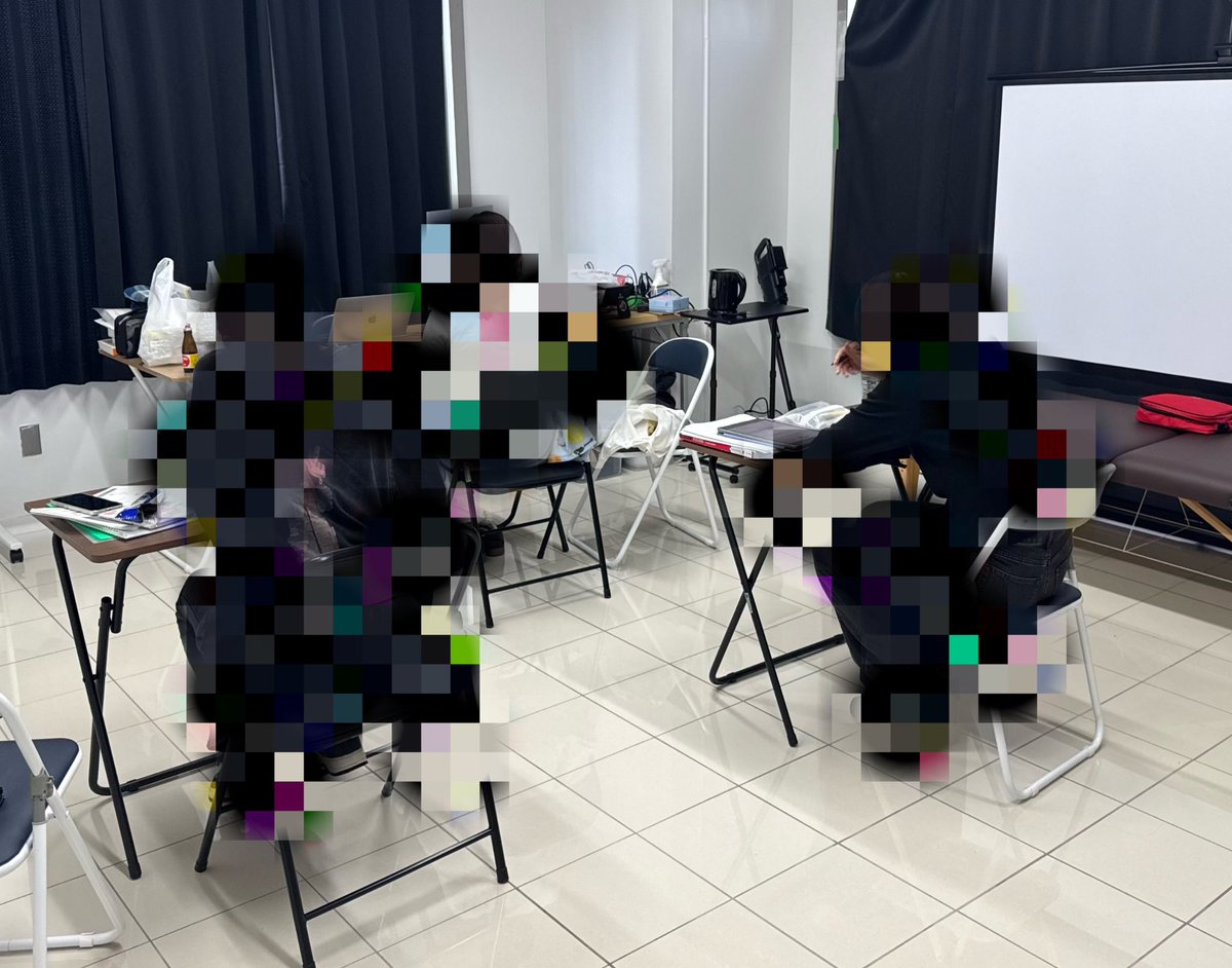 blsoita's tweet photo. 【看護師国家試験対策塾｜既卒生 募集中】

5月になり、新しい環境や仕事にも少しずつ慣れてきた頃ではないでしょうか。

当サイトでも、看護師国家試験対策塾として本格的に稼働しています。

現在、既卒生を迎えて、少人数で国家試験対策を行っています。

「働きながら勉強方法に悩んでいる」
「何から始めればいいかわからない」
「模試の点数が伸びない」
「一人では継続できない」

そのような方でも大丈夫です。

ただ問題を解くだけではなく、
・学習計画
・模試のやり直し
・弱点分析
・継続できる学習習慣

まで一緒にサポートしています。

来年の国家試験に向けて、
“今から”動き始めることが大切です。

既卒生・准看護師として働きながら受験を目指す方も歓迎しています。

少人数制のため、募集人数には限りがあります。
興味のある方はDMよりご連絡ください。

#看護師国家試験 #看護師国家試験対策 #看護学生 #既卒 #既卒生 #准看護師 #国試対策 #看護学校 #看護実習 #看護師になりたい #看護師の卵 #国家試験対策塾 #BLS大分 #大分県 #勉強垢