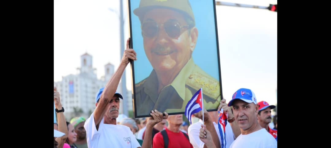 Alainrobert0681's tweet photo. Nuestro líder #RaúlEsRaúl  es intachable,  hombre de Patria o Muerte , Leal  a su #CubaEstaFirme #CubaVencerá  a su pueblo cubano. 🇨🇺🇨🇺❤️🇨🇺🇨🇺 https://t.co/37nyGonfU4