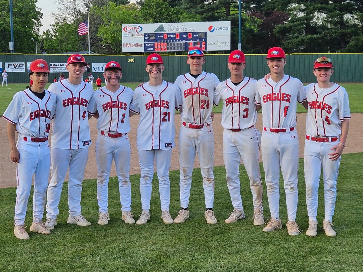 SaukPrairie's tweet photo. We’re so very proud to get to work with this great group of Seniors!  These are awesome ballplayers, and even better young men!  They are destined to do incredible things. https://t.co/OsNMykaPFE