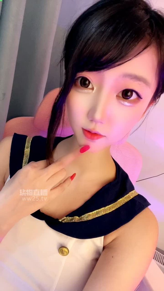 sandrahellts's tweet photo. #兔妈妈 #套路直播 #玩物直播
时长：48分钟
红绿灯 白丝油足炸精 小狗看着妈咪的白丝脚撸 肯定爽飞了爽爆了吧！ https://t.co/4z7sK5uChQ
