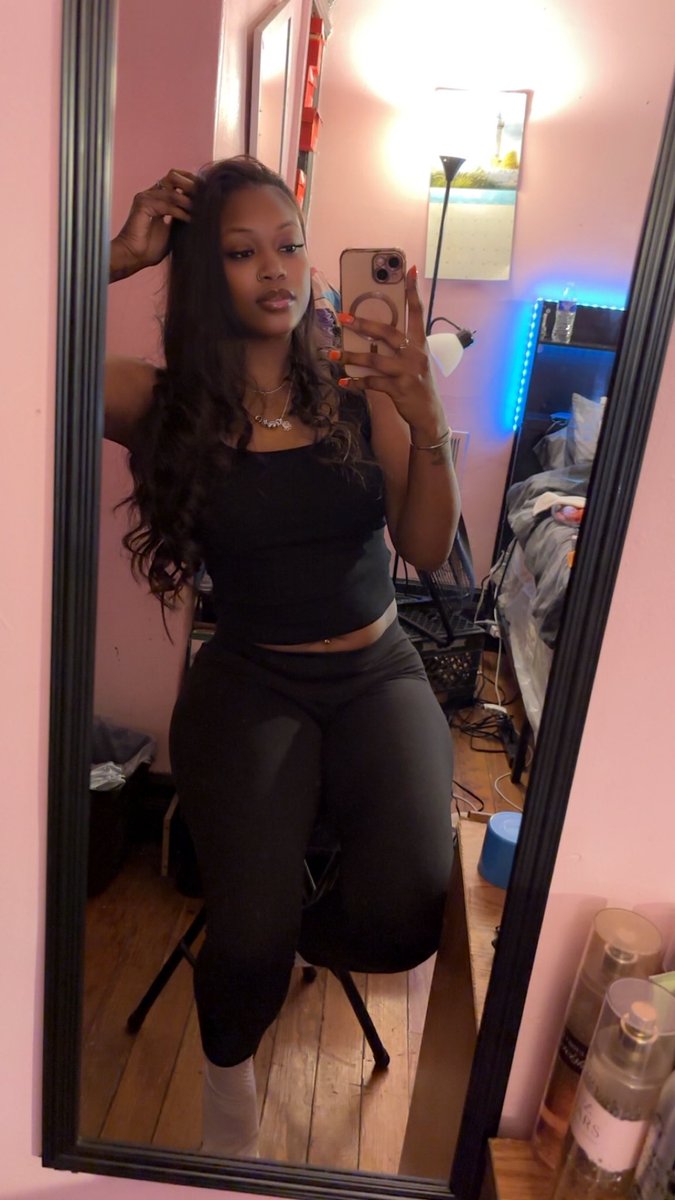 __Daishaa's tweet photo. the baddest in the room 😮‍💨😍 https://t.co/3sbCSfQLkh