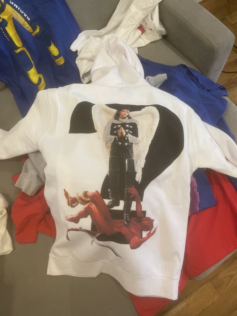 madeintheurl's tweet photo. Lowkey the first AAA graphic back when it was called URLien https://t.co/Bz2Tuo5Pk4