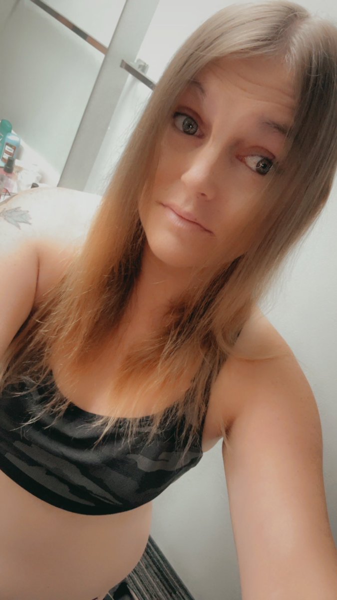 piwi_marie91's tweet photo. New here give me a follow and check out my links https://t.co/CByToACrhy