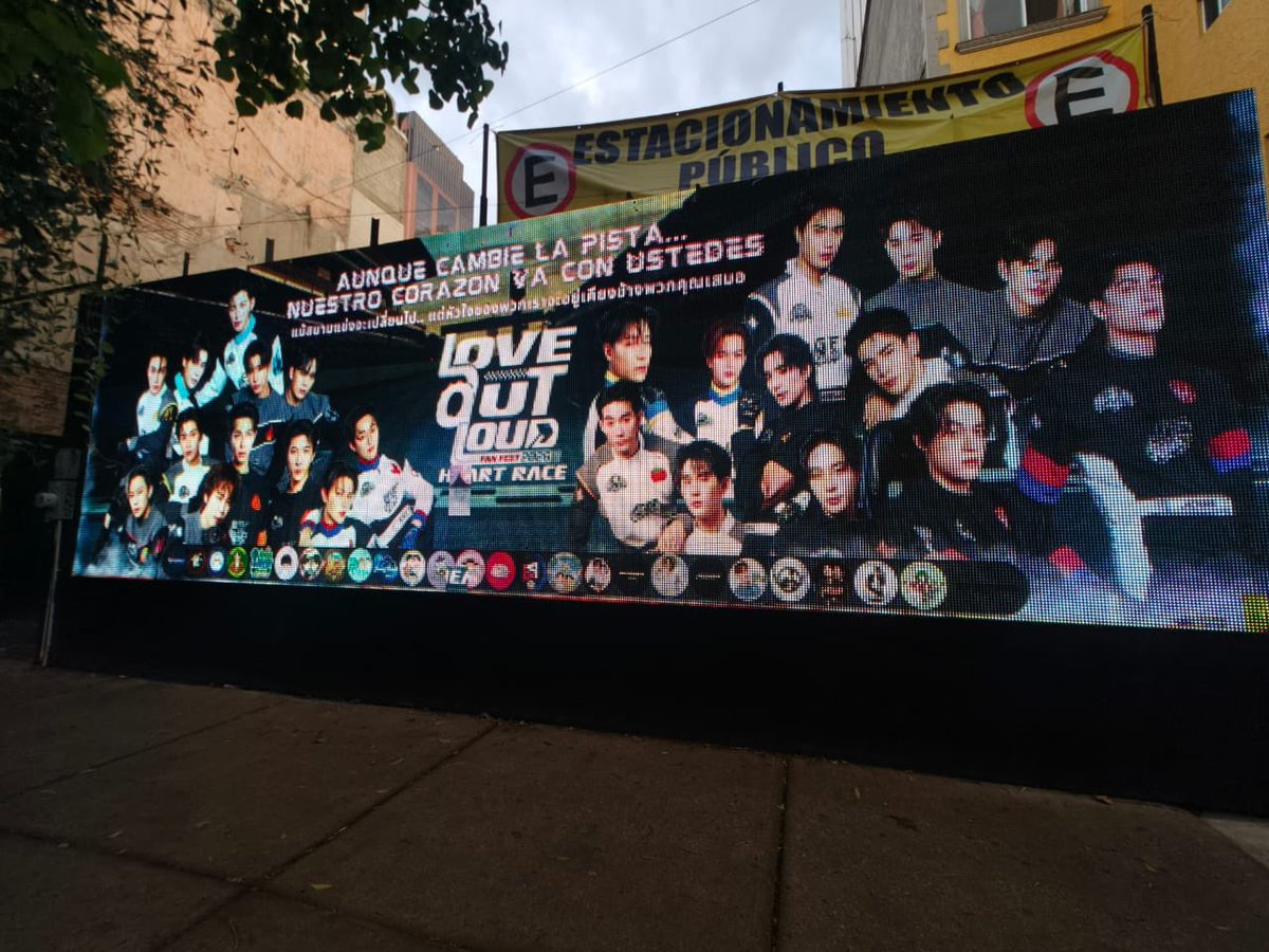 JOSSWAYARFC_MX's tweet photo. Race to Love Screen es una realidad! 🏁

Te invitamos a visitar la valla digital que proyectará, no solo un diseño si no dos 🔥

No te pierdas está oportunidad de poder disfrutar este momento y no olvides etiquetar a las FC's involucradas ❤️‍🔥

🗓️ Sábado 23 de Mayo 

⏰ Disponible todo el día 

📍C. Río Lerma 98, Cuauhtémoc, 06500, Ciudad de México 

Si gustas ser parte de nuestra foto grupal puedes asistir en el siguiente horario:

⏰ 2:00 PM 

Llevar la merch de tu ship o actor favorito ✨

#LOLFanFest2026 #GMMTV #RaceToLoveScreen
#LOLFanFest2026D1