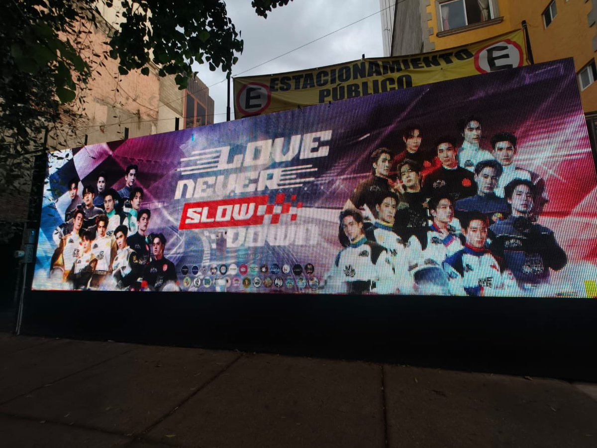 JOSSWAYARFC_MX's tweet photo. Race to Love Screen es una realidad! 🏁

Te invitamos a visitar la valla digital que proyectará, no solo un diseño si no dos 🔥

No te pierdas está oportunidad de poder disfrutar este momento y no olvides etiquetar a las FC's involucradas ❤️‍🔥

🗓️ Sábado 23 de Mayo 

⏰ Disponible todo el día 

📍C. Río Lerma 98, Cuauhtémoc, 06500, Ciudad de México 

Si gustas ser parte de nuestra foto grupal puedes asistir en el siguiente horario:

⏰ 2:00 PM 

Llevar la merch de tu ship o actor favorito ✨

#LOLFanFest2026 #GMMTV #RaceToLoveScreen
#LOLFanFest2026D1